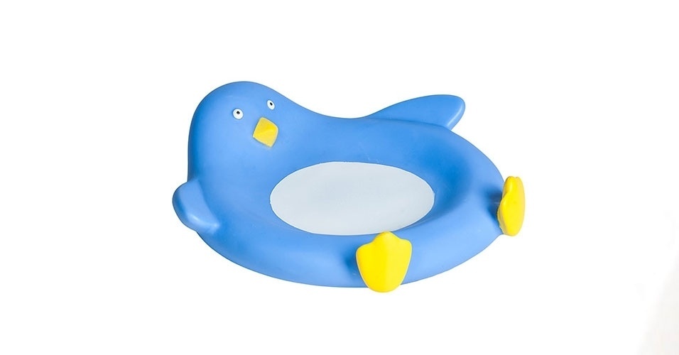 Feita de PVC, a saboneteira Pinguim, da Tinok, à venda no Submarino (www.submarino.com.br), é uma opção charmosa para colocar o sabonete da criança. R$ 34,90. Preço pesquisado em outubro de 2015 e sujeito a alterações - Divulgação
