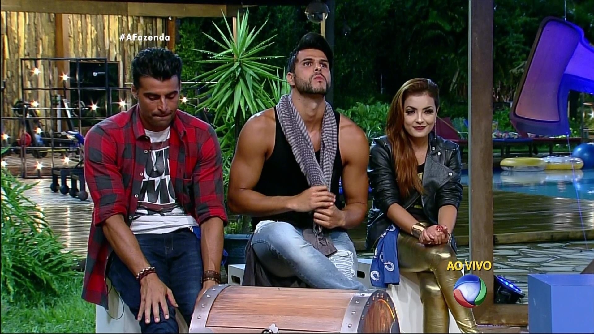 3.nov.2015 - Esta é a primeira vez que três peões da mesma equipe formam uma roça em "A Fazenda 8" - Reprodução/Record