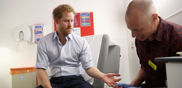 Príncipe Harry faz teste de HIV em campanha transmitida nas redes sociais da família real - Getty Images