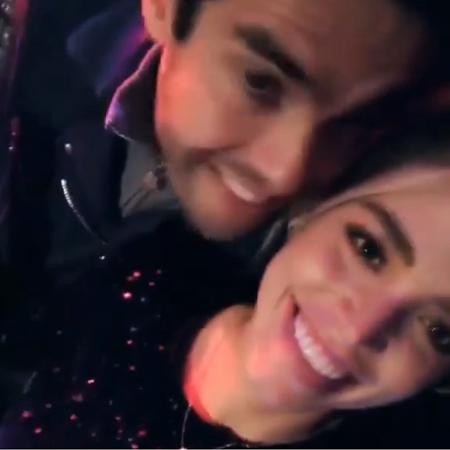Kaká e noiva acompanham show de Anitta direto do palco - Reprodução/Instagram/icaroldias