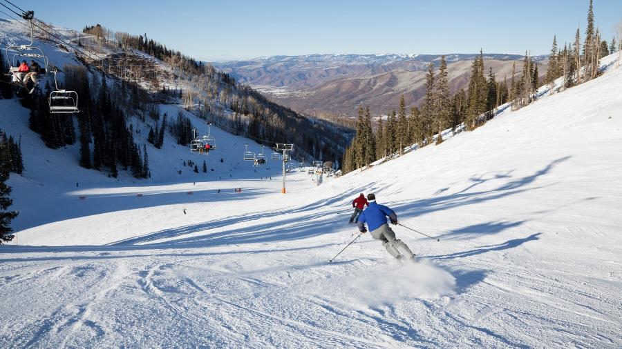 Esquiar em Aspen, nos Estados Unidos, é um dos passatempos favoritos de celebridades nacionais e internacionais - Getty Images/iStockphoto