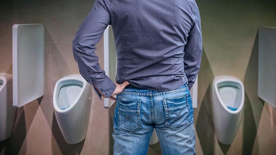 Dificuldade ao urinar é um sintoma comum de doenças urológicas - iStock