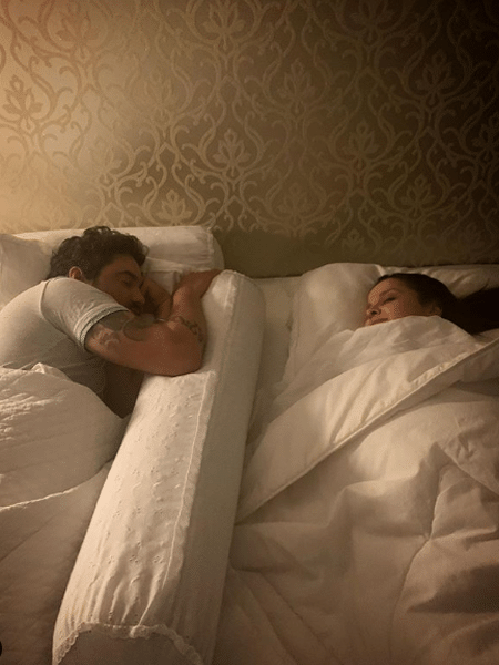 Fernando postou foto dormindo com a namorada, Maiara - Reprodução/Instagram