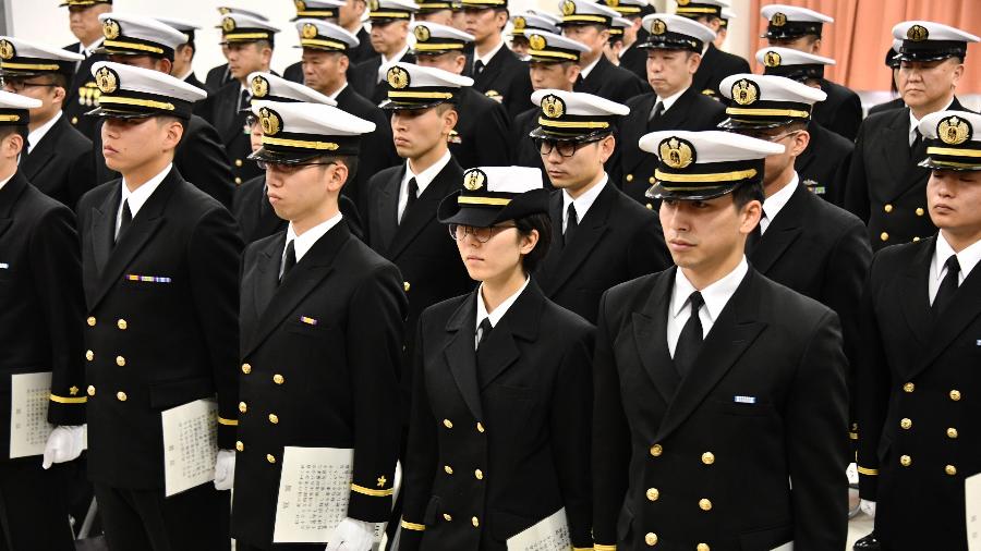 Saki Takenouch foi admitida na academia de submarinos do Japão junto a 20 homens - STR / Japan Maritime Self-Defense Force / AFP