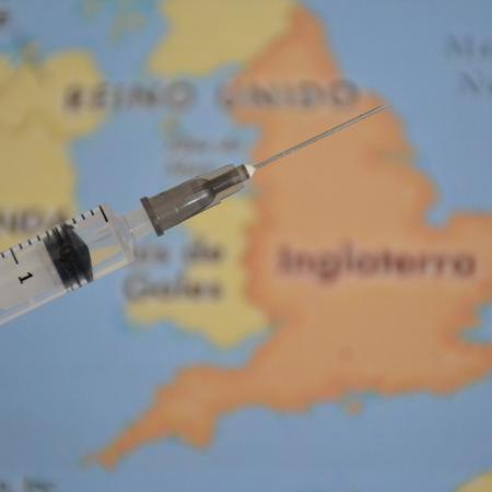 A vacina da AstraZeneca contra a covid-19 está sendo desenvolvida junto com a Universidade de Oxford - Lidianne Andrade/MyPhoto Press/Estadão Conteúdo