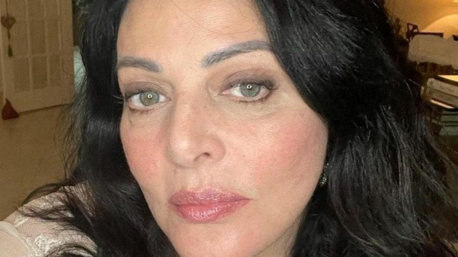 A atriz Sonia Lima revela os motivos que a levaram a posar pelada - Reprodução/Instagram