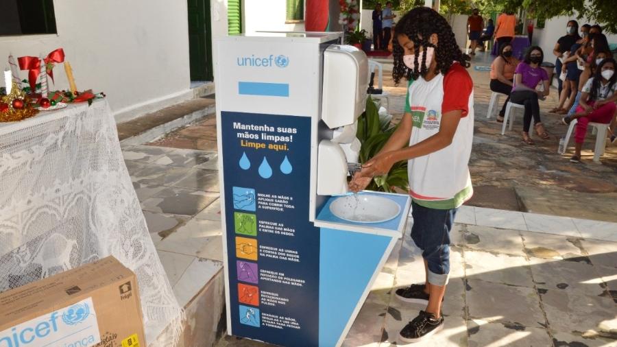 Pias com água e sabão irão atender 2.755 estudantes de 22 escolas das áreas urbana e rural  - Neto Santos/Divulgação