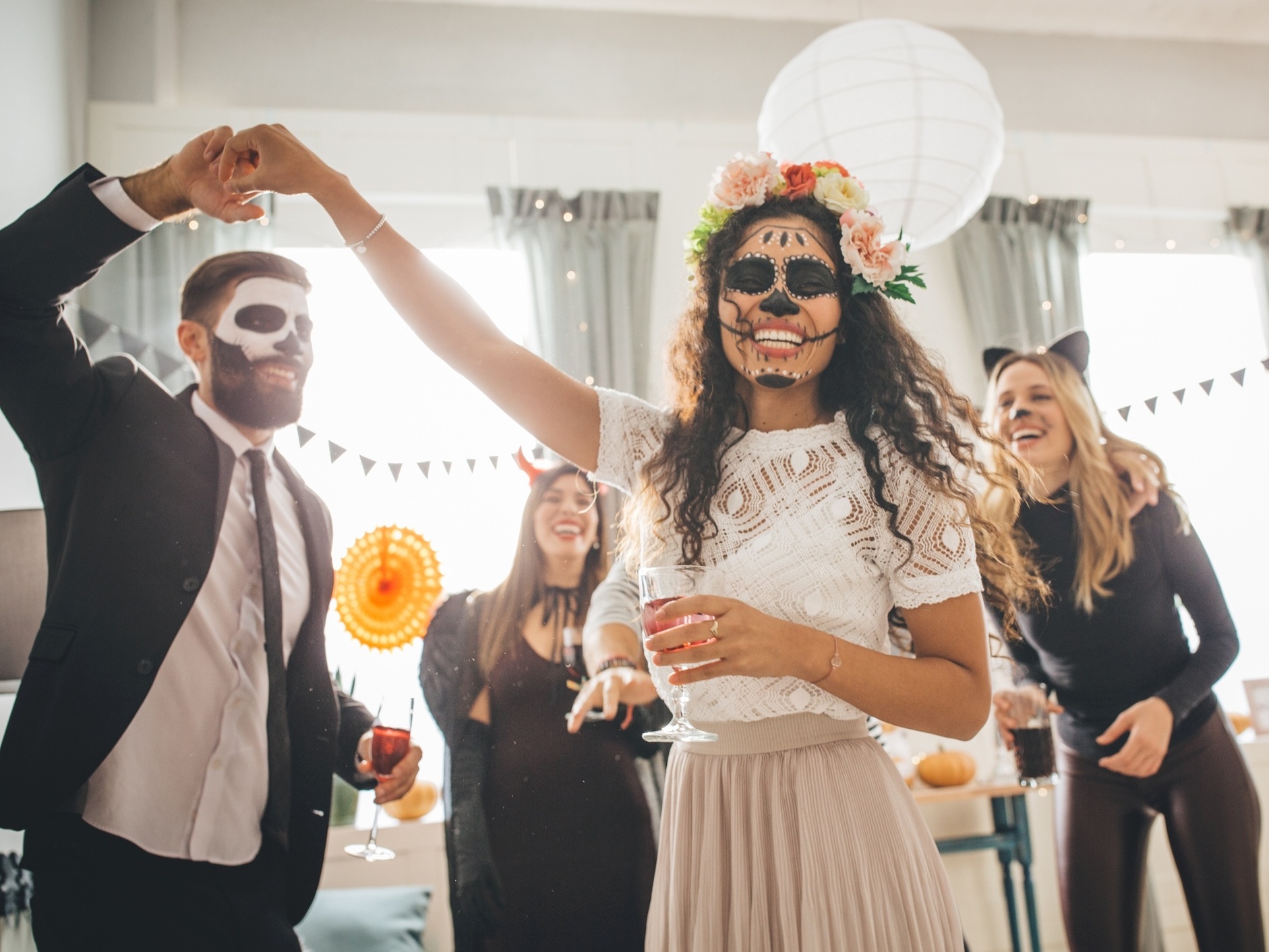 Por que usamos fantasia no Halloween e quais são as roupas mais  tradicionais da festa? - TudoGostoso