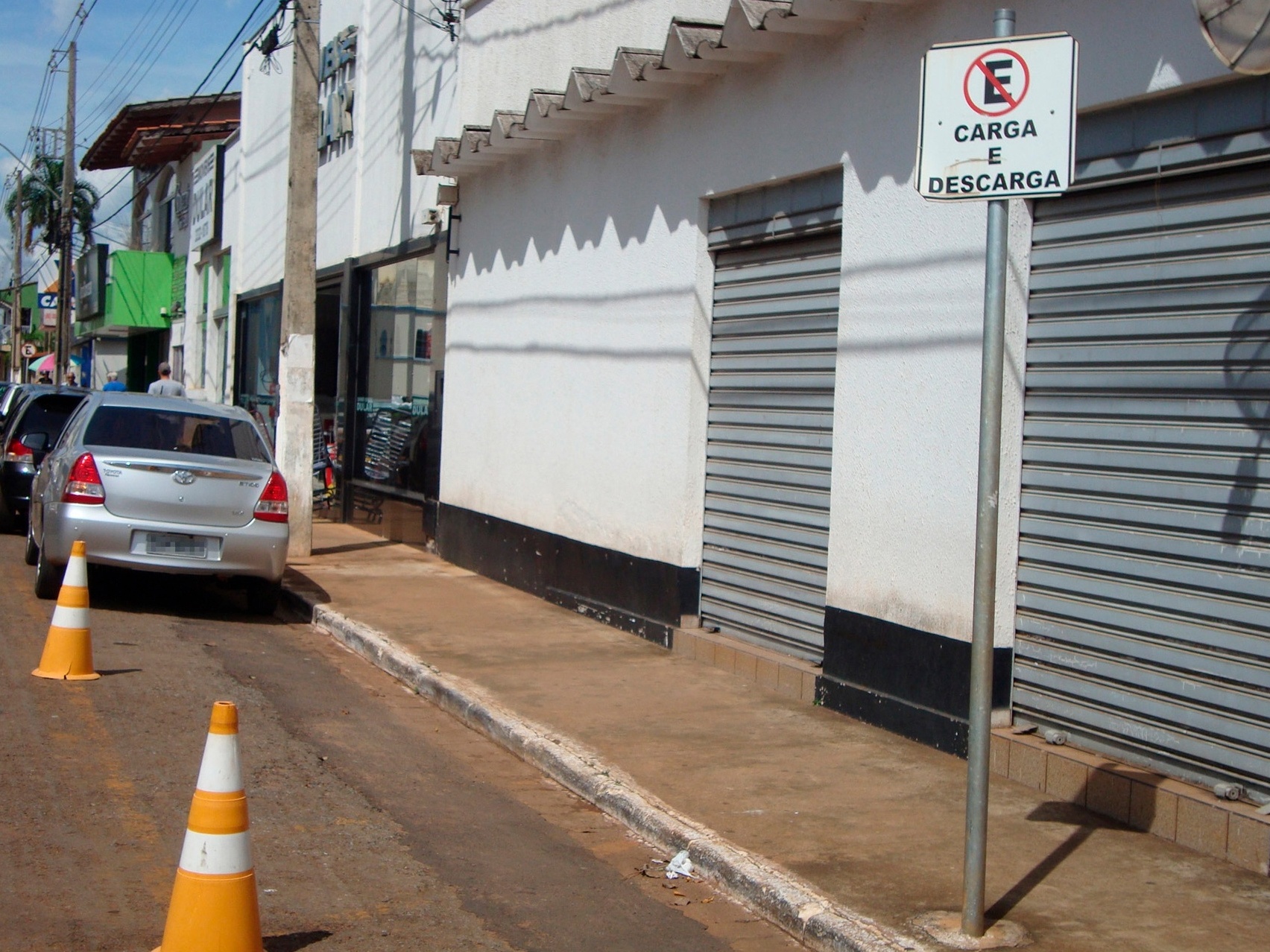 Dono da rua? O que você pode fazer se alguém 'guardar' vaga para estacionar