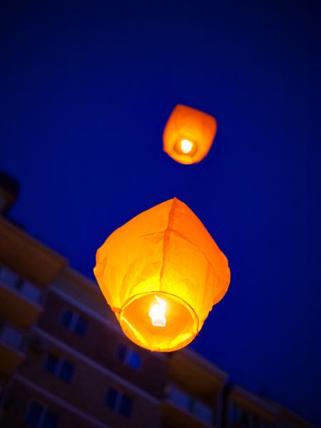 O balão batizado de lanterna kongming depois foi incorporado aos festivais populares