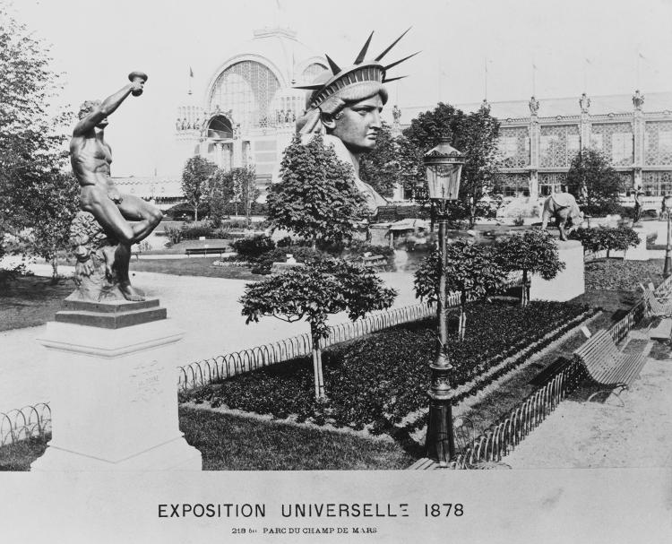 Cabeça da Estátua da Liberdade na Exposição Universal de 1878, em Paris