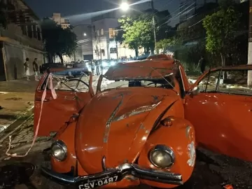 Loja de Fuscas históricos é destruída por enchente 60 dias após inauguração