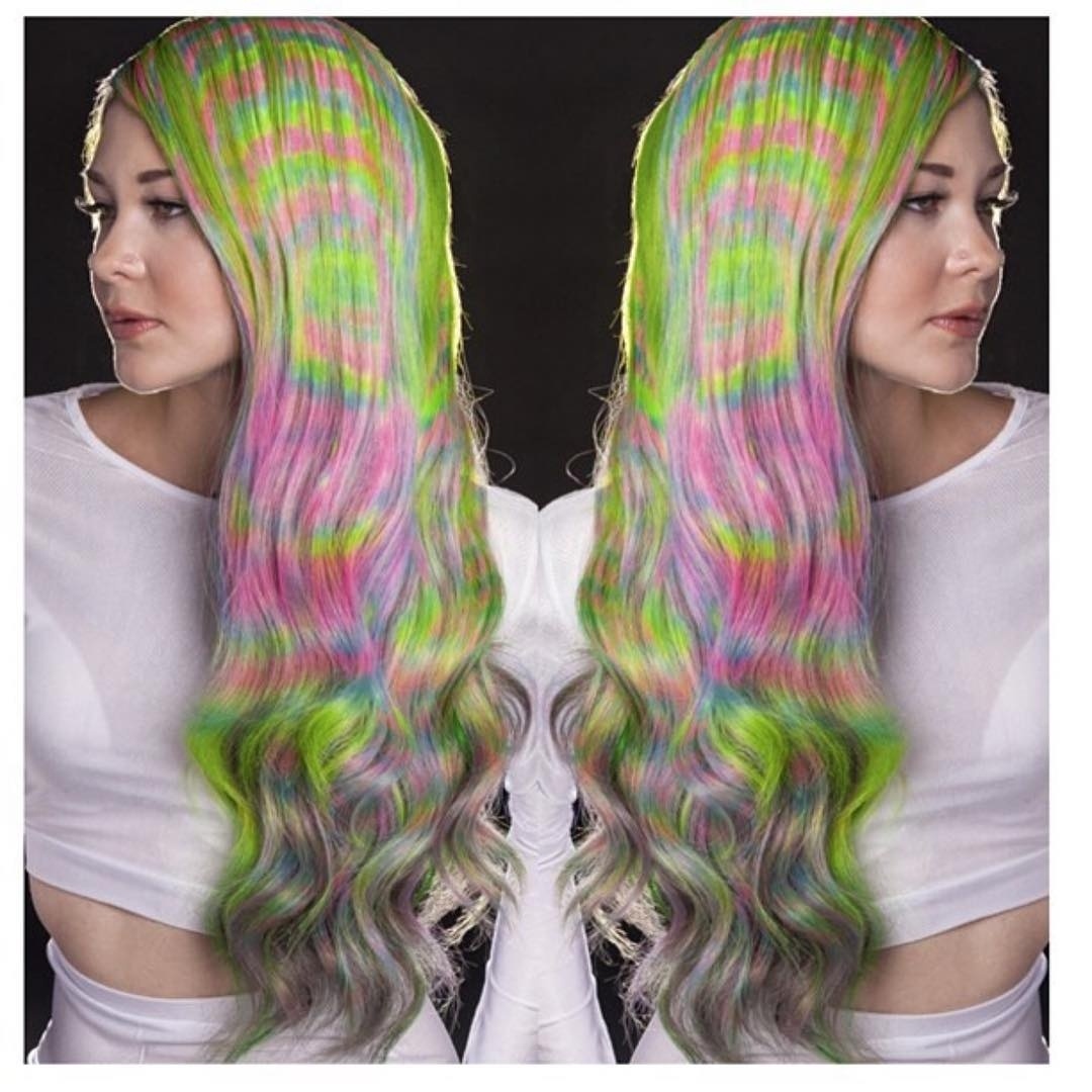 Tye Dye Hair - Reprodução/Instagram/@hotonbeauty