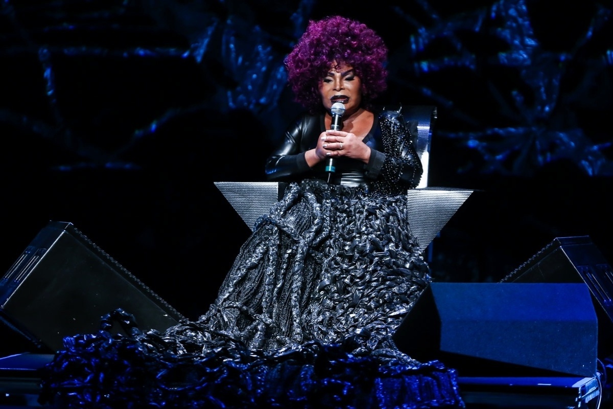 4.out.2014 - A cantora Elza Soares no show de abertura da turnê de seu disco de inéditas, "A Mulher do Fim do Mundo" - Manuela Scarpa/Photo Rio News