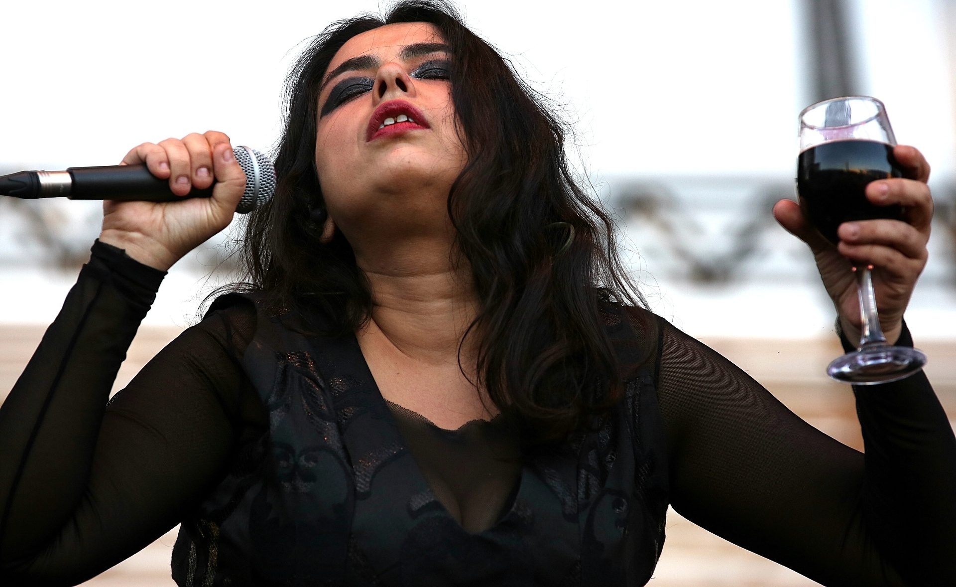 8.out.2016 - Revelação da música brasileira, Ava Rocha, filha do cineasta Glauber Rocha, se apresenta no Popload Festival neste sábado (8) - Flávio Florido/UOL