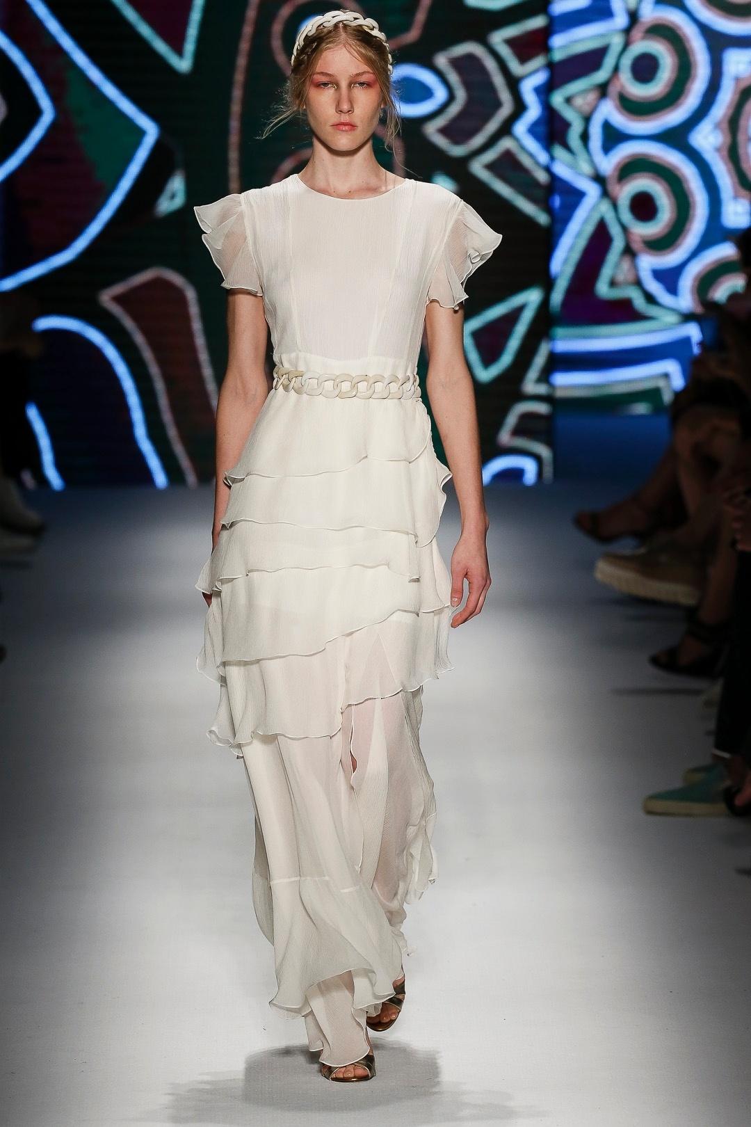 Lilly Sarti desfila coleção na SPFW N42 - Alexandre Schneider/UOL