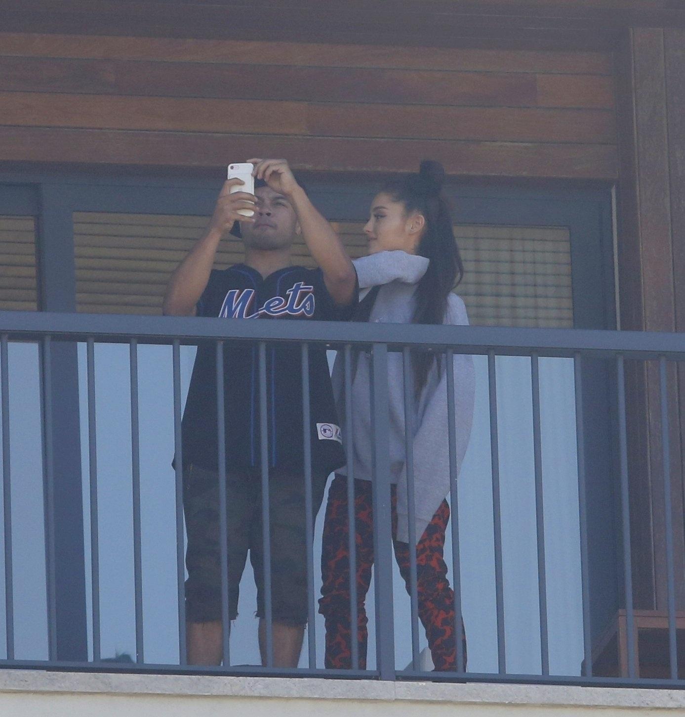 Amigo da cantora aproveita para caprichar na foto do Instagram - AgNews