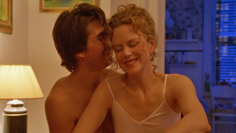Tom Cruise e Nicole Kidman em cena do filme "De Olhos Bem Fechados" (1999) - Reprodução
