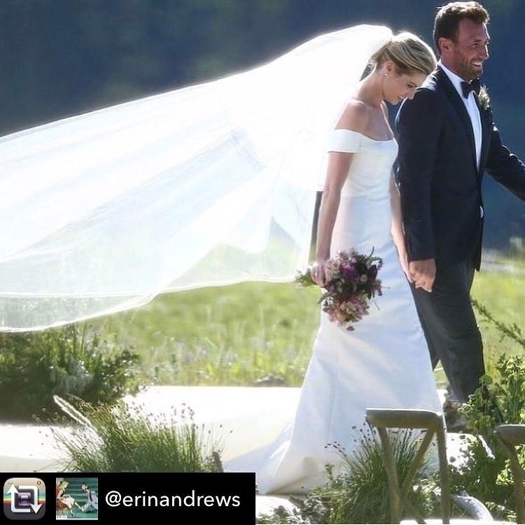 Um deles foi a da jornalista e participante do "Dançando com as Estrelas", Erin Andrews - Reprodução/InstagramTheFlowerHat