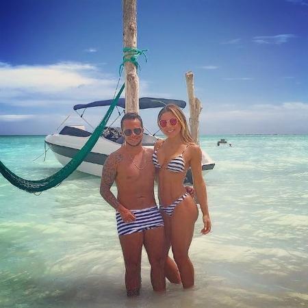 Thammy Miranda e Andressa Ferreira comemoram 4 anos de namoro em praia paradisíaca - Reprodução/Instagram 