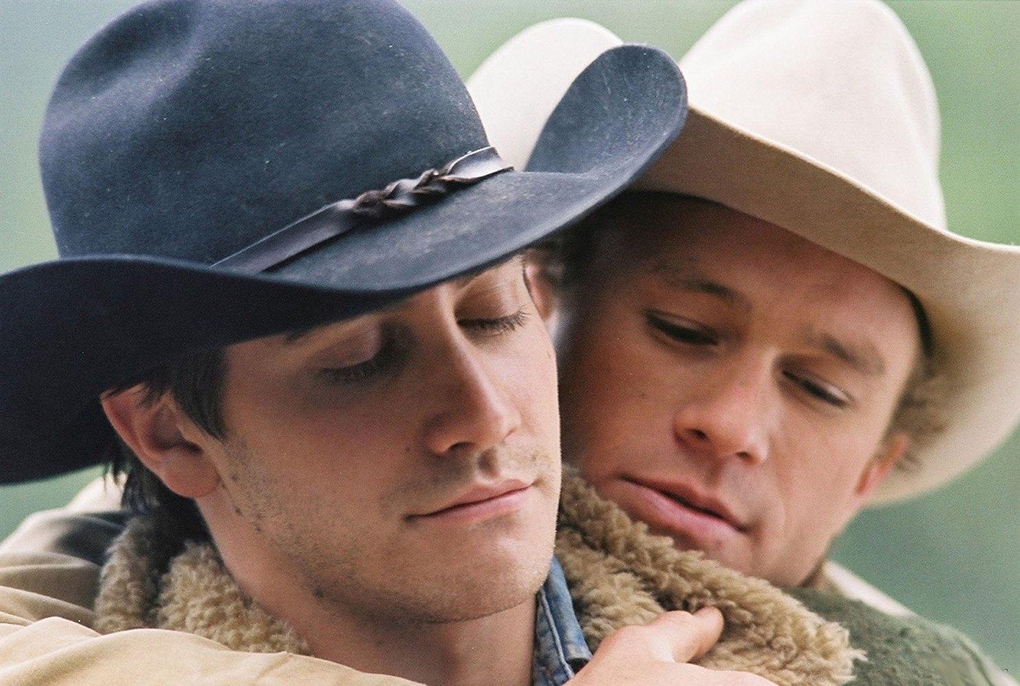 Heath Ledger e Jake Gyllenhaal em cena em "O Segredo de Brokeback Mountain" (2005) - Divulgação