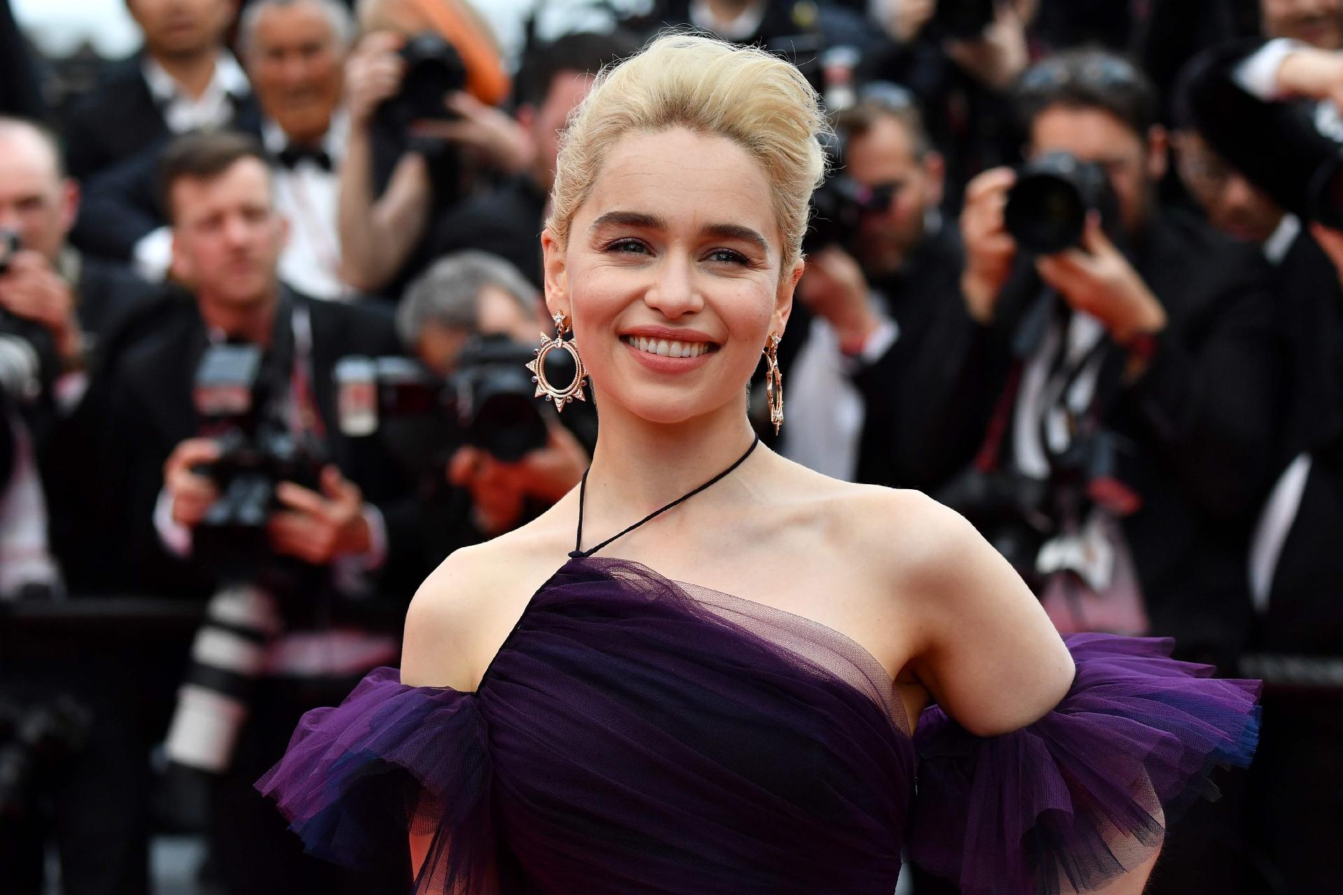 Os atros de "Han Solo: Uma história Star Wars" compareceram ao tapete vermelho do filme em Cannes, com direito a desfile de Stormtrooper e até do Chewbacca - AFP