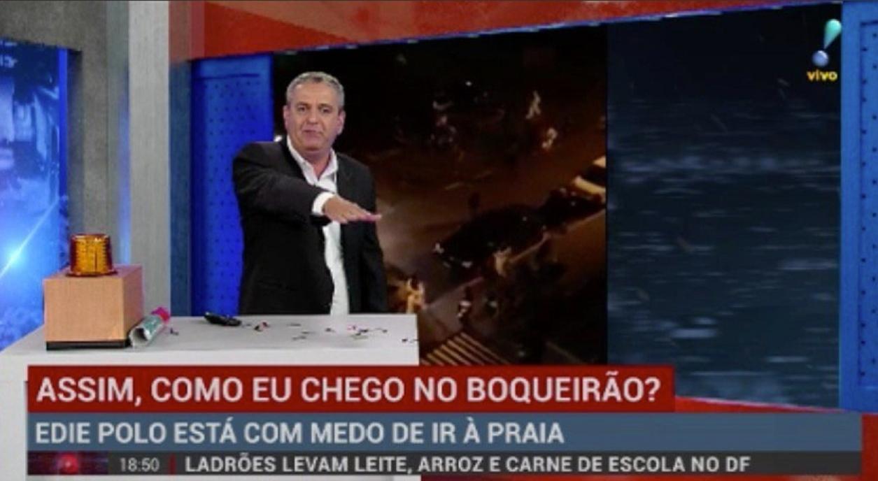 Os GCs do "Denúncia Urgente" são exibidos enquanto uma informação policial é comentada pelo apresentador - Reprodução/RedeTV!