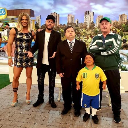 Caique Aguiar interpreta loira com sósia de Neymar em A Praça É Nossa - Reprodução/Instagram/caiqueaguiar
