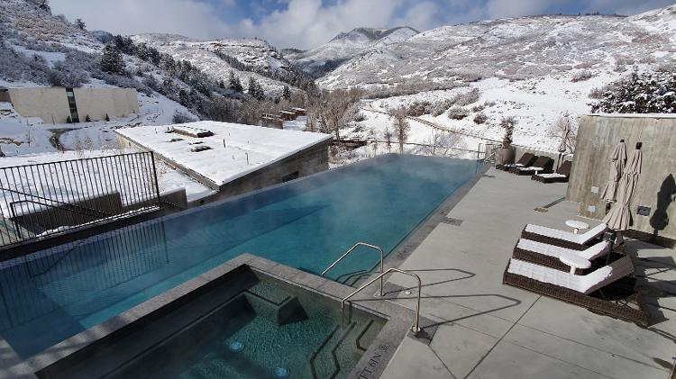 Piscina aquecida do The Lodge at Blue Sky - Marcel Vicenti/UOL