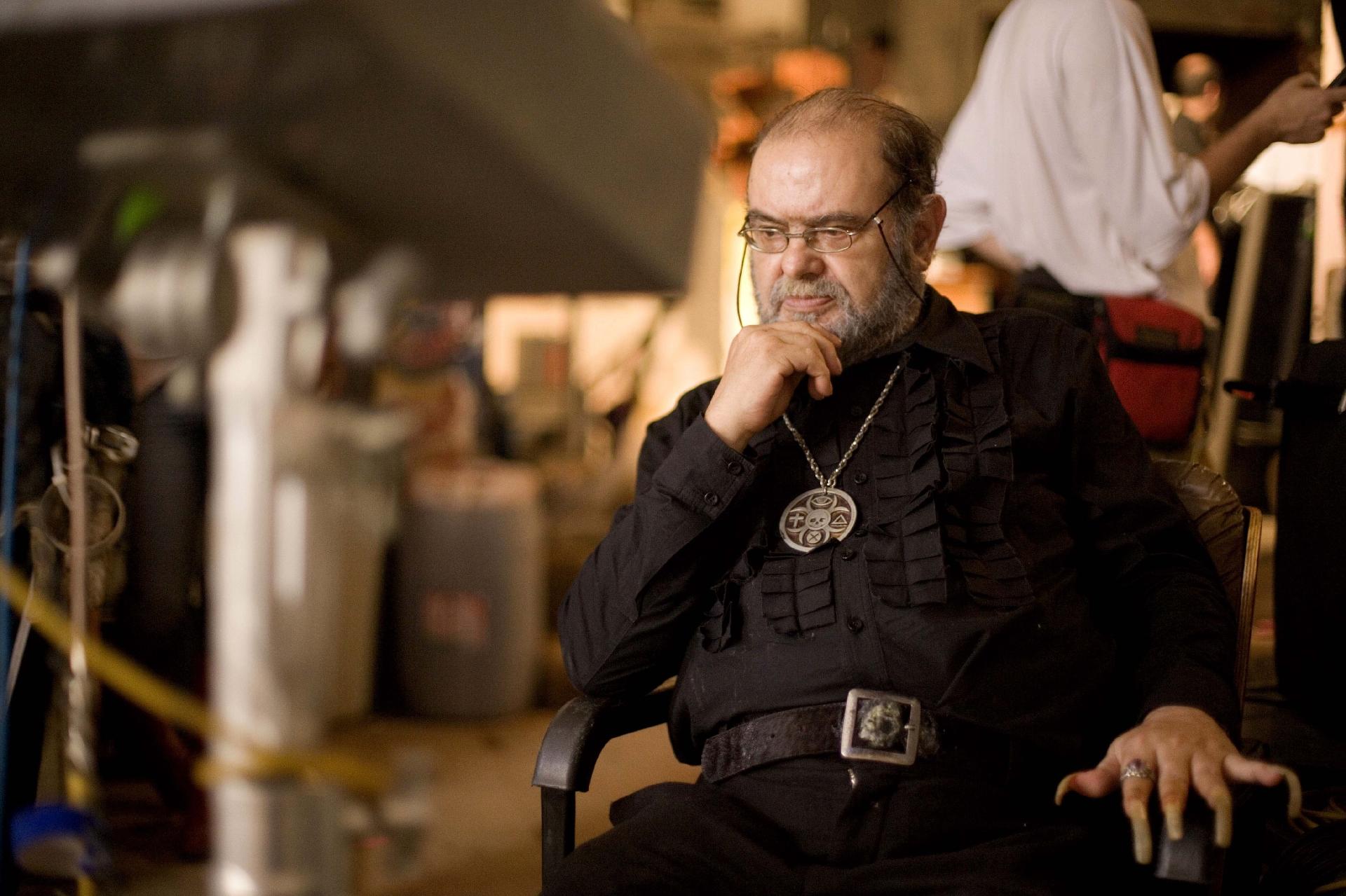 O diretor e ator José Mojica Marins durante o último dia de filmagem do longa "Encarnação do Demônio" - João Wainer/Folhapress