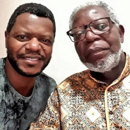 O antropólogo Kabengele Munanga ao lado filho e ator Bukassa Kabengele - Arquivo pessoal