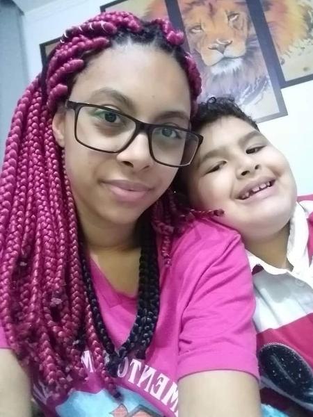 A psicanalista Bruna Ament da Silva buscou ajuda profissional para auxiliar no cuidado com o filho - Arquivo pessoal