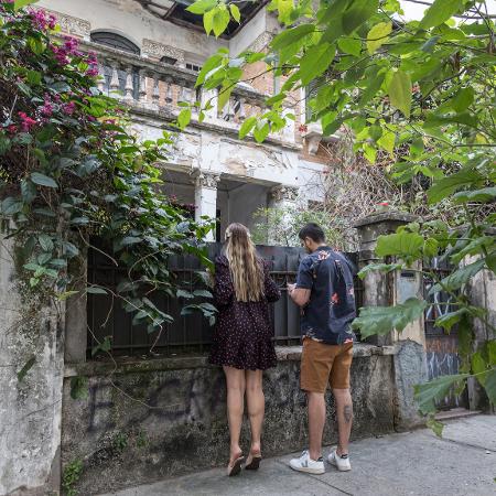 A casa onde morava Margarida Bonetti, do podcast "A Mulher da Casa Abandonada", virou ponto turístico - Simon Plestenjak/UOL