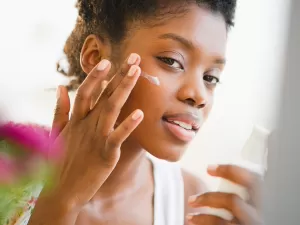 Adeus, pele seca: 7 produtos para proteger o seu rosto no outono