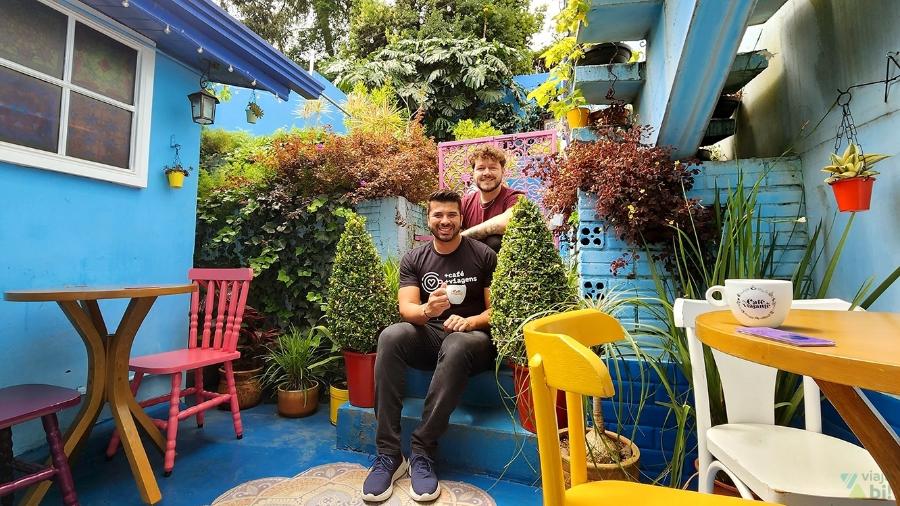 Diogo Fernandes e Robson Franzoi abriram o Café do Viajante, em Curitiba, após 1 mês na Europa - Rafael Leick