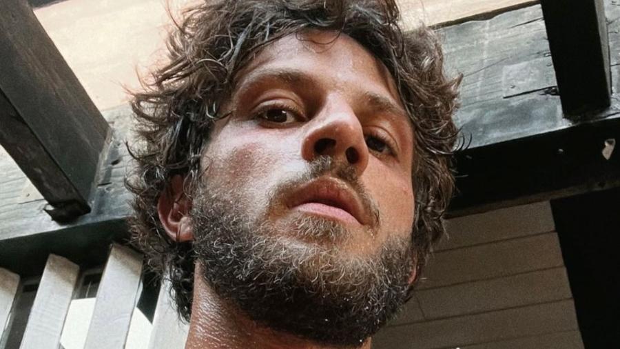 Chay Suede ostentou físico impecável em foto pós-treino - Reprodução/Instagram