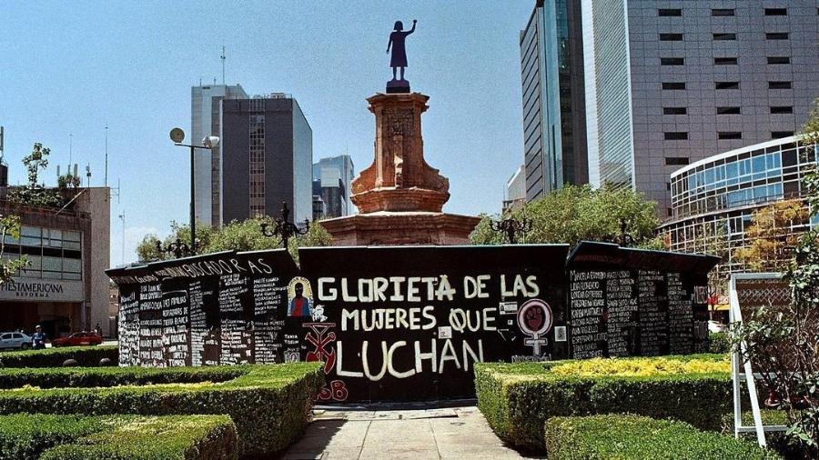 Manifestações em volta da estátua no México - Instagram/Reprodução