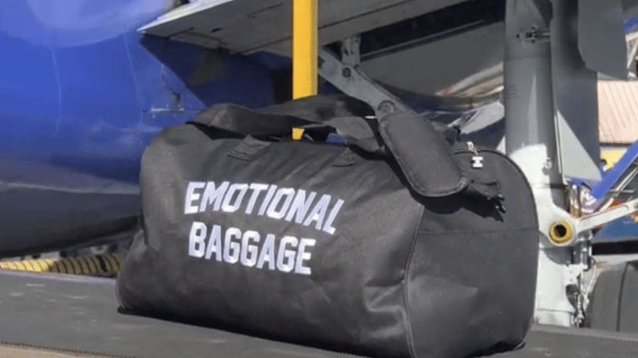 A enorme 'bagagem emocional' de um passageiro divertiu os tripulantes e funcionários da Southwest Airlines nos EUA
