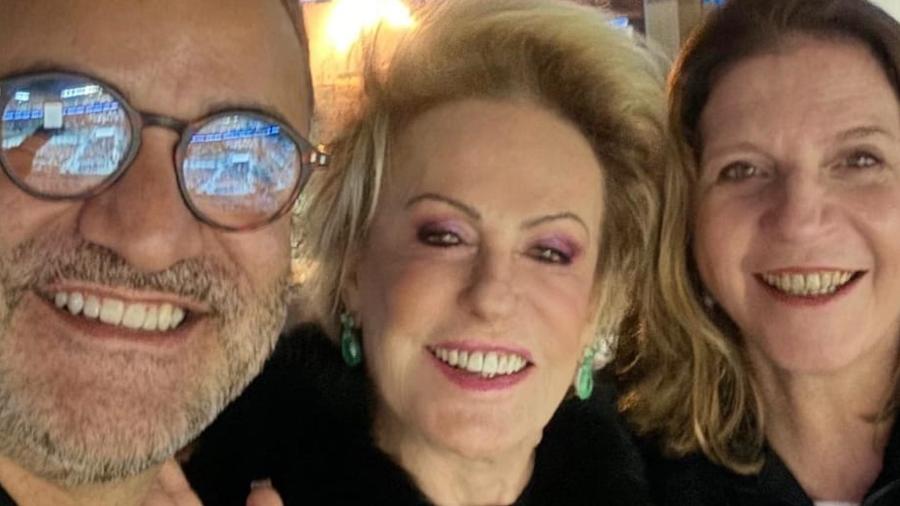 Fabio Arruda, Ana Maria Braga e a diretora Vivi De Marco no show de Andrea Bocelli, em São Paulo