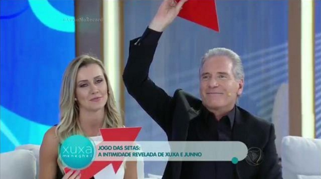 27.mai.2016 - Roberto Justus e sua mulher, Ana Paula, revelam intimidades durante o programa "Xuxa Meneghel" - Reprodução /Record