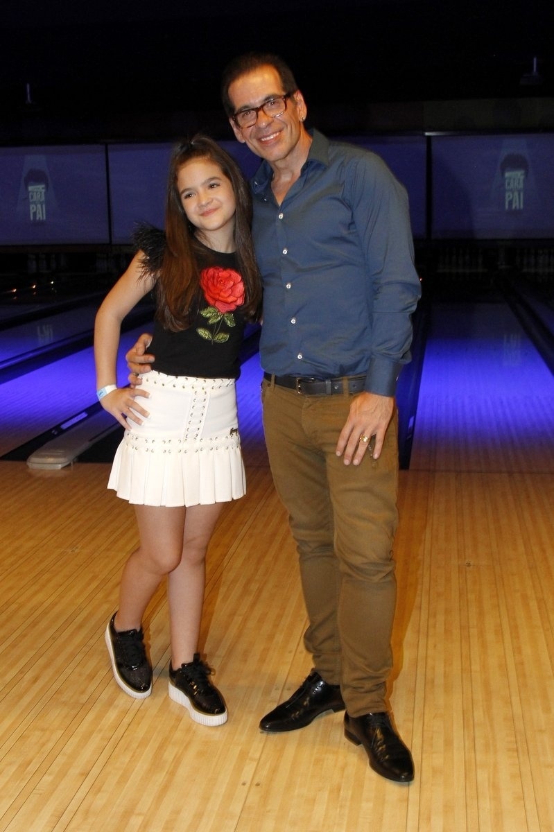 28.nov.2016 - Mel Maia e Leandro Hassum lançam a série "A Cara do Pai", em boliche na Barra da Tijuca, zona oeste do Rio de Janeiro - Marcos Ferreira/Brazil News