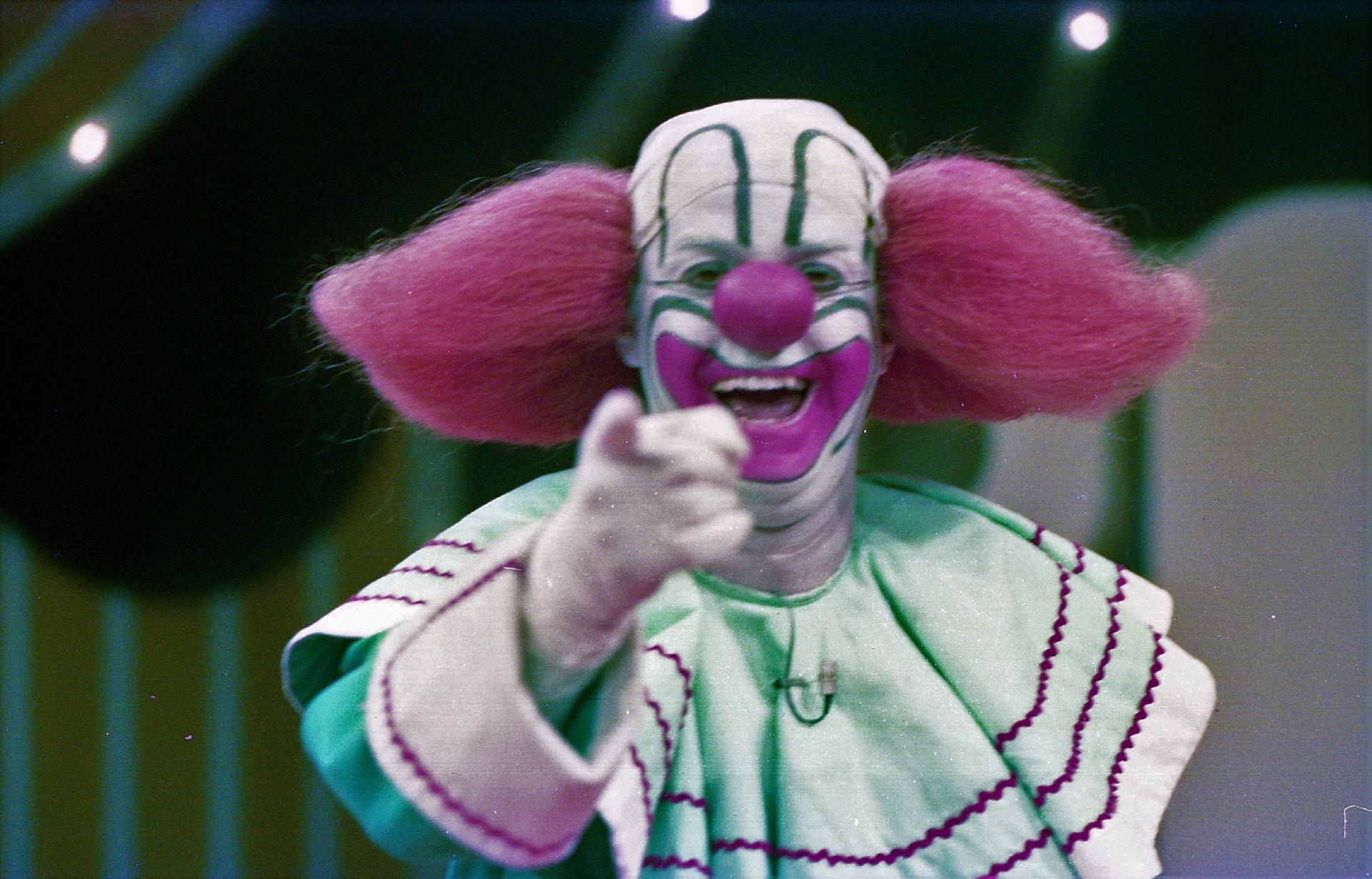 Bozo (Wanderley Tribeck) em programa de 1981, no SBT - Divulgação/SBT