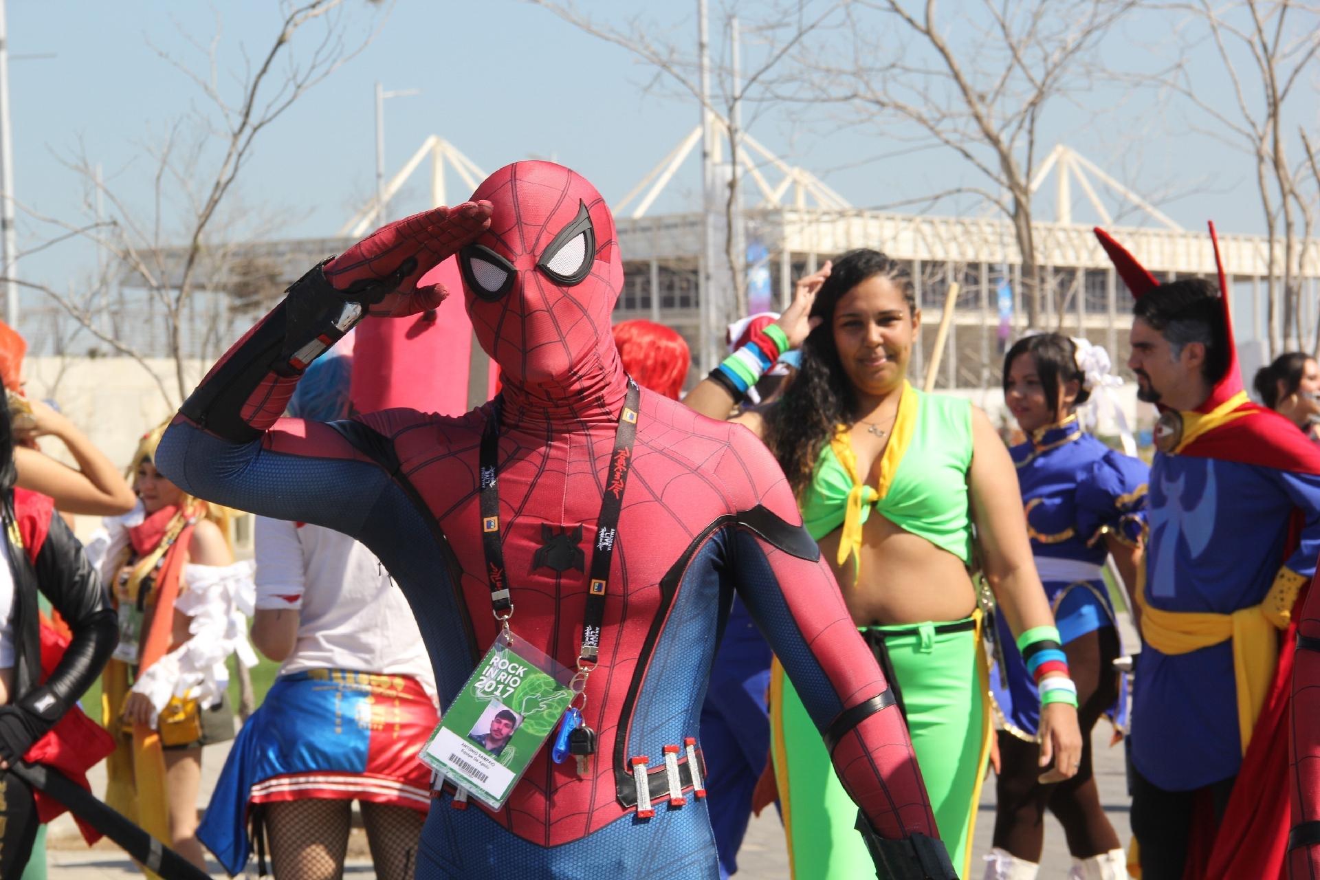 A estreia do Game XP, espaço dedicado a atrações geek, no Rock in Rio trouxe super-heróis à Cidade do Rock - Wallace Barbosa/AgNews