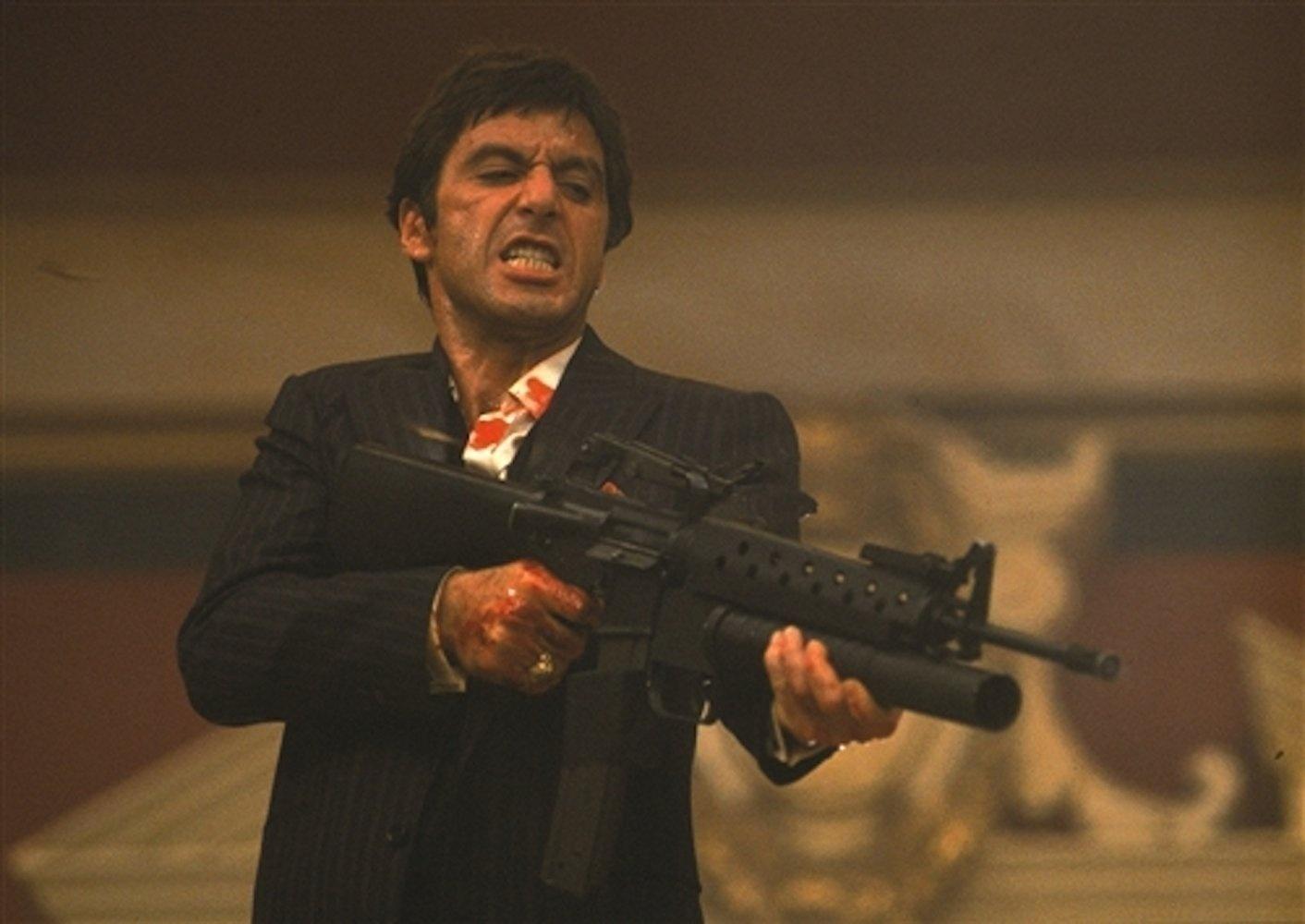 Al Pacino em cena de "Scarface" (1983) - Divulgação