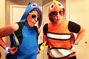 Stacy Bailey e a esposa fantasiadas de "Procurando Nemo" - Instagram - Instagram