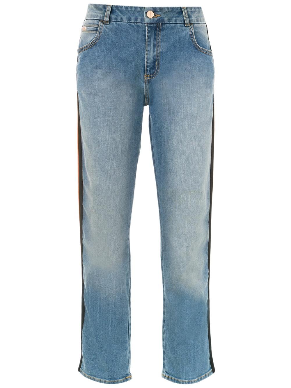 Calça jeans com elastano e listra lateral, R$ 530, Tufi Duek, www.tufiduek.com.br - Divulgação