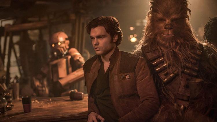 Alden Ehrenreich e Joonas Suotamo em "Han Solo: Uma História Star Wars" (2018) - Divulgação - Divulgação