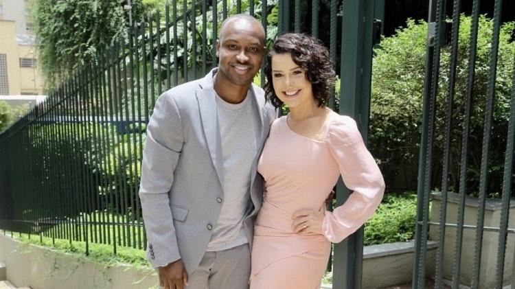 A atriz Fernanda Souza e o cantor Thiaguinho chegam ao casamento de Cláudia Raia - Manuela Scarpa/Brazil News - Manuela Scarpa/Brazil News