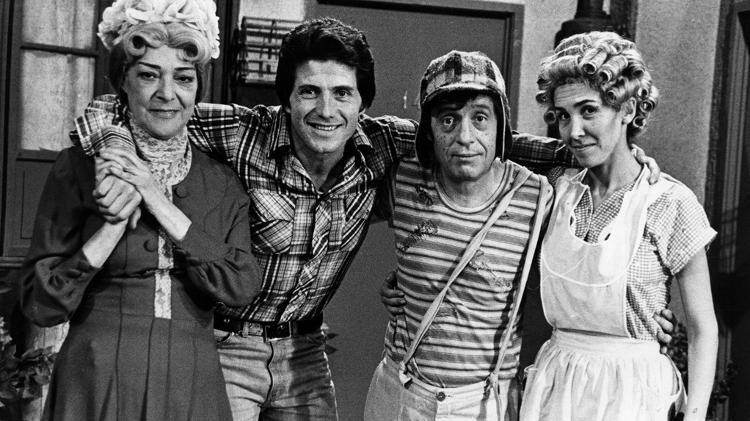 Hector Bonilla com Angelines Fernández (Bruxa do 71), Roberto Gómez Bolaños (Chaves) e Florinda Meza (Dona Florinda) - Divulgação/Televisa - Divulgação/Televisa
