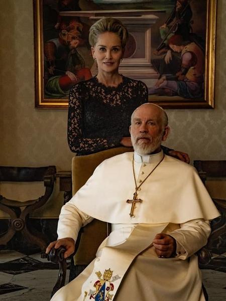 Sharon Stone e John Malkovich em cena de "The New Pope" - Divulgação - Divulgação